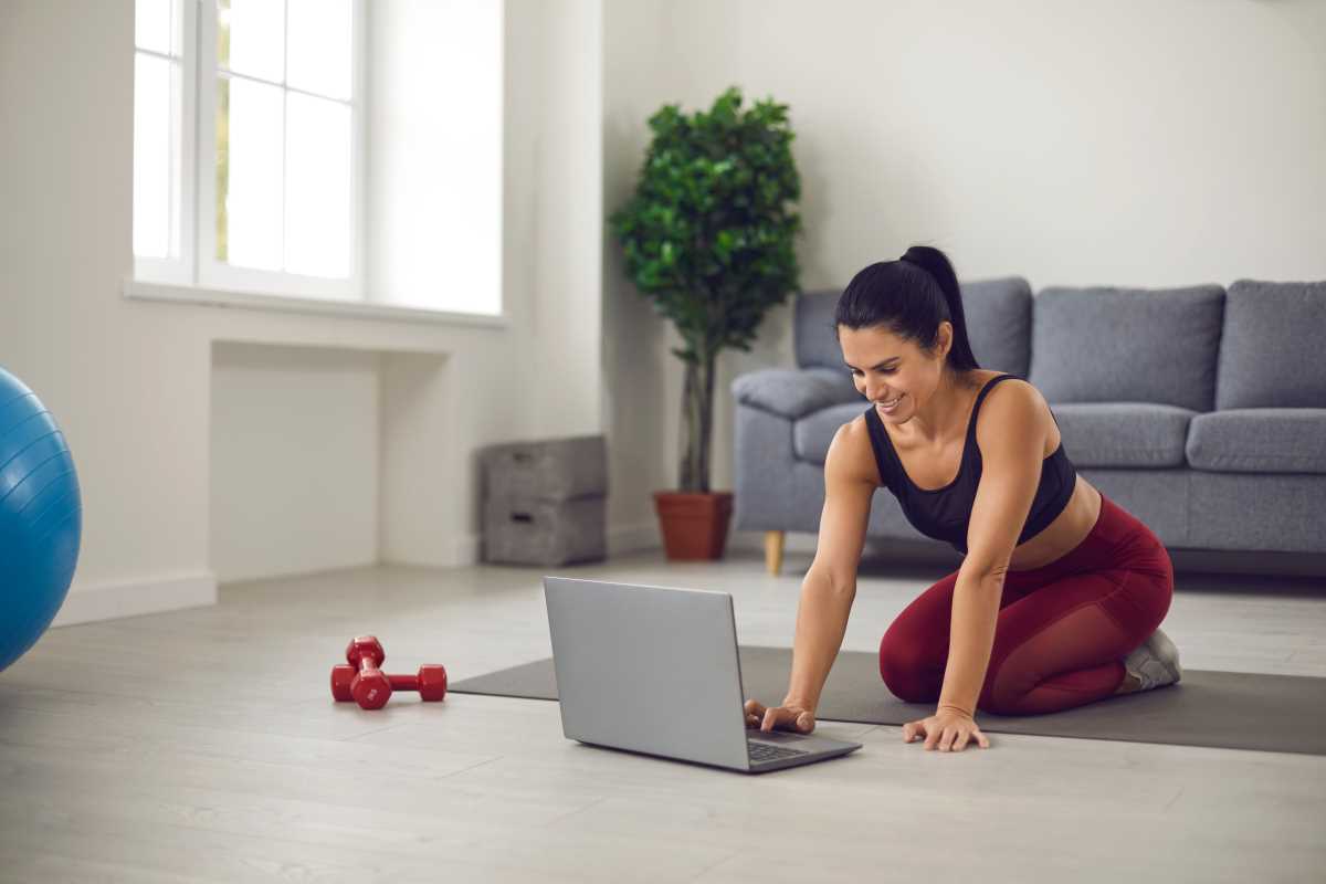 Online Fitness Programs for Stay-At-Home Moms